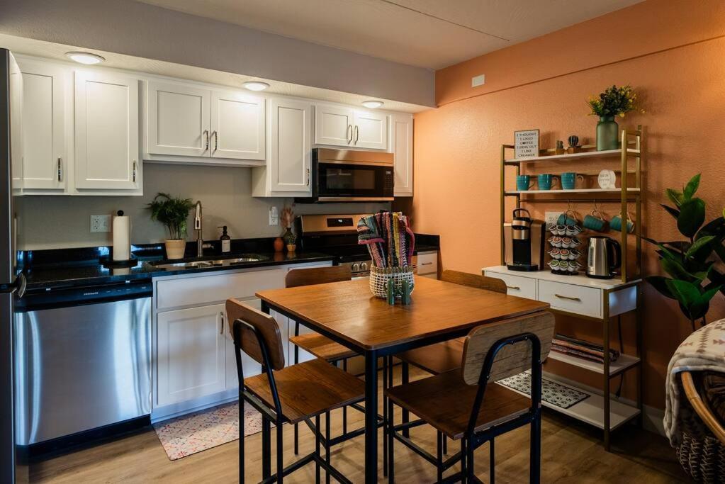 Pet Friendly Boho Condo With Pool--Fitness Center--Next To The Branson Landing--Close To Convention Center And Kanakuk Bagian luar foto