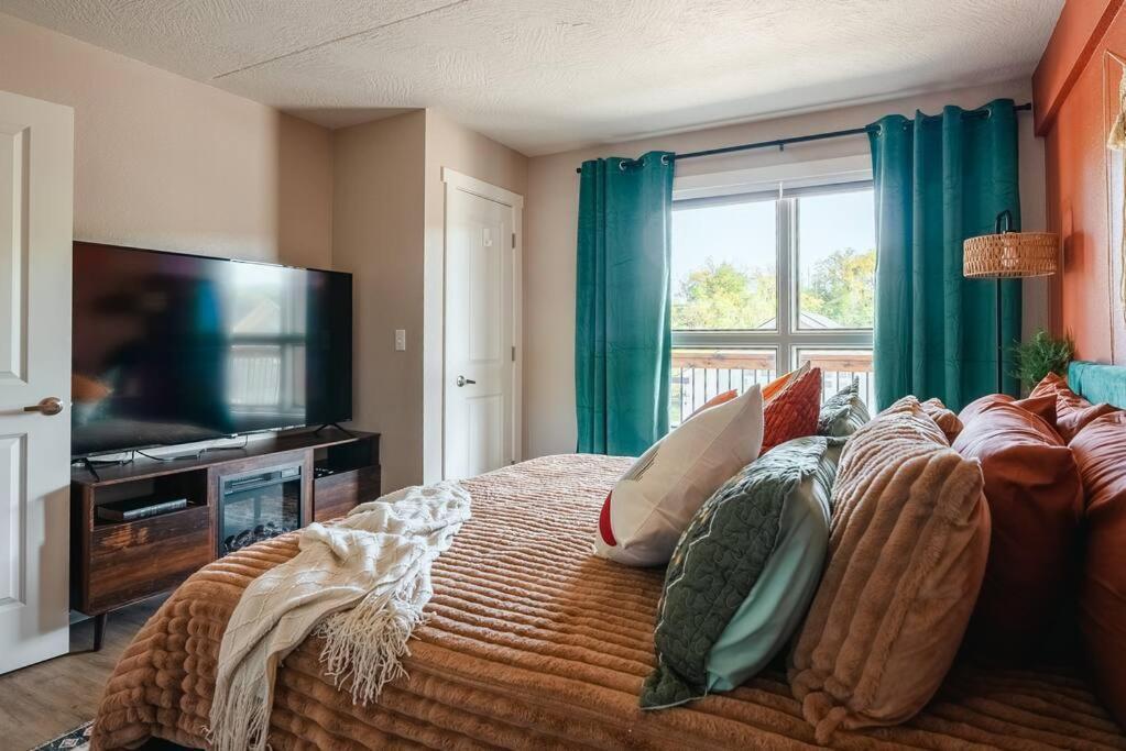 Pet Friendly Boho Condo With Pool--Fitness Center--Next To The Branson Landing--Close To Convention Center And Kanakuk Bagian luar foto