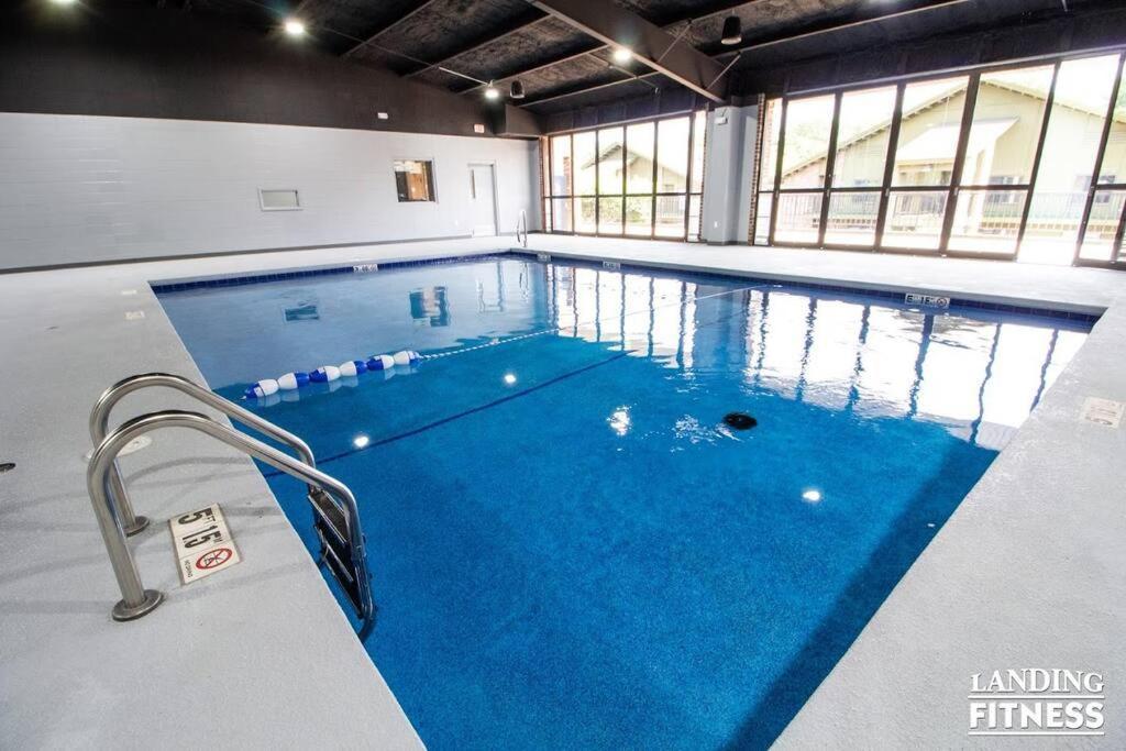 Pet Friendly Boho Condo With Pool--Fitness Center--Next To The Branson Landing--Close To Convention Center And Kanakuk Bagian luar foto