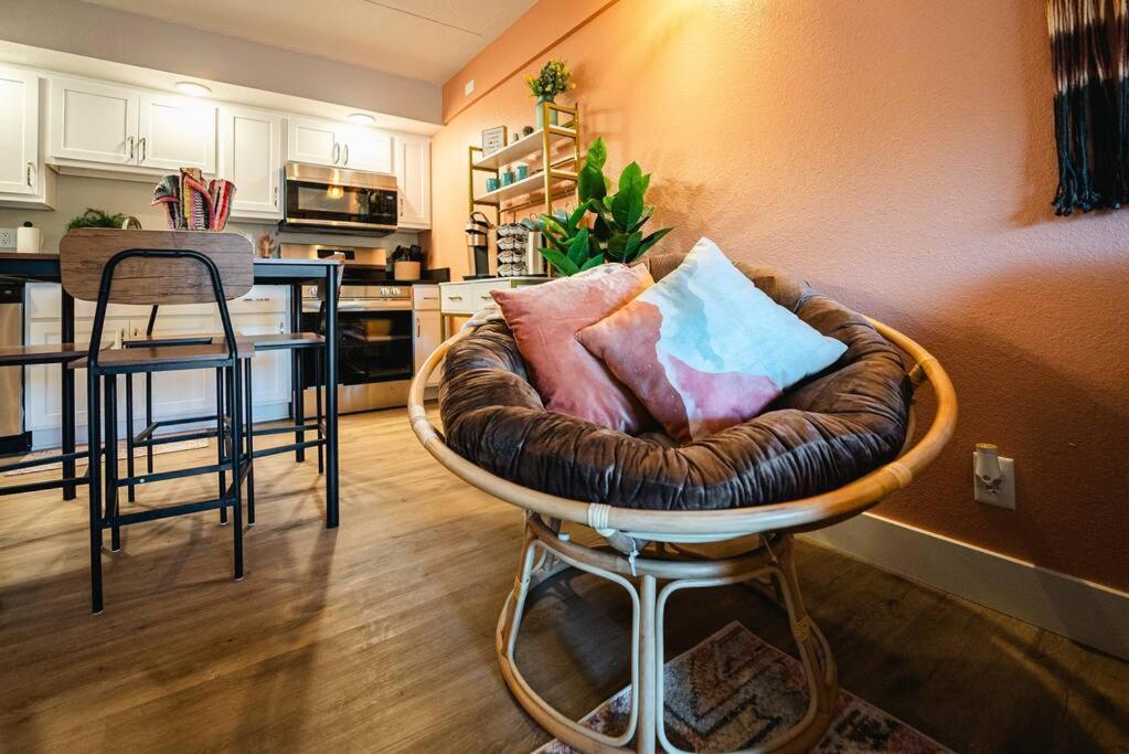 Pet Friendly Boho Condo With Pool--Fitness Center--Next To The Branson Landing--Close To Convention Center And Kanakuk Bagian luar foto
