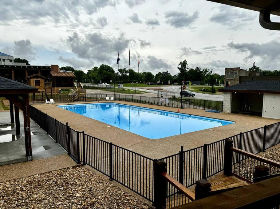 Pet Friendly Boho Condo With Pool--Fitness Center--Next To The Branson Landing--Close To Convention Center And Kanakuk Bagian luar foto
